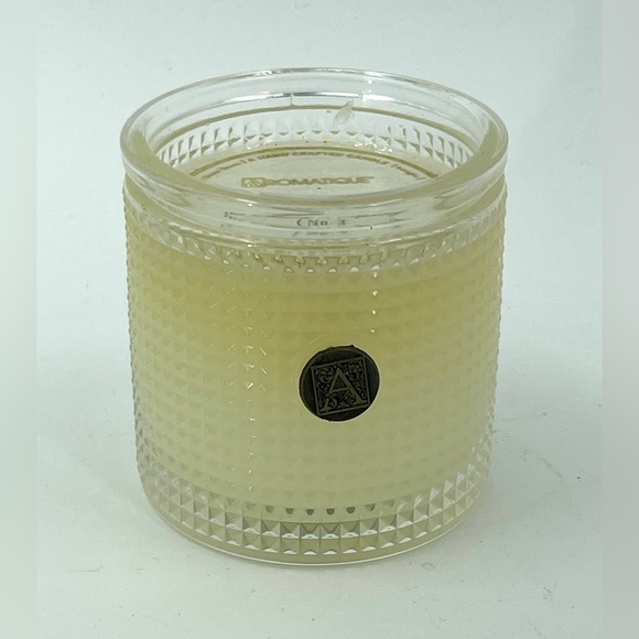 Aromatique The Smell of Spring Textured Glass 5.5 oz Scented Jar Candle NWT - Picture 1 of 6